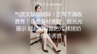 大奶黑丝美女辣妹伺候两个小哥激情啪啪，口交足交乳交，让小哥道具玩逼，无套抽插爆草，床上床下各种抽插