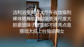 女友发骚了 骚穴淫水会拉丝