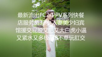   花高价约了两个年轻嫩嫩的苗条小美女到酒店释放欲望啪啪高潮