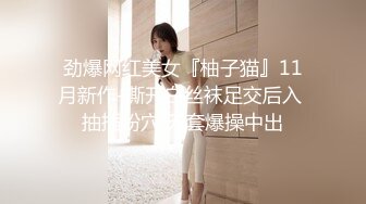 在女友楼下车震。女友：受不了啦你太用力啦，我好舒服  男：骚逼夹得我好舒服，喜不喜欢被爸爸顶！