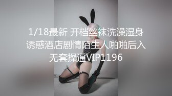 为什么有些女生叫女孩 而有些叫女人因为味道不一样这就是女人味 她就坐在那里你就能鸡动