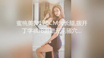 【新片速遞】 漂亮巨乳美眉吃鸡啪啪 身材超丰满 在家被男友无套输出 还有点害羞拿手挡手机 