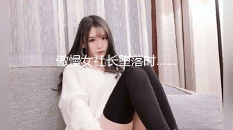 绿帽老公带着年轻的漂亮老婆参加淫乱的4P聚会一女战三男完美露脸