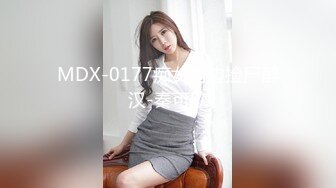 【小辣椒】女儿变成我的泄欲母狗。爸爸：啊啊爸爸  宝贝女儿，换上这个，换上要不然我就告诉妈妈   女孩：不要不要，爸爸你干嘛啊，你干嘛进来看我洗澡，啊啊啊爸爸你鸡巴好大呀